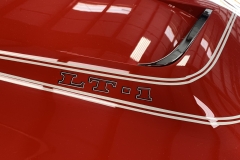 09 - LT1